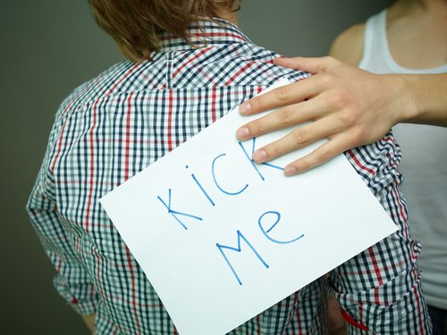 xkick-me.jpg.pagespeed.ic.JOgHaav8Ay.jpg